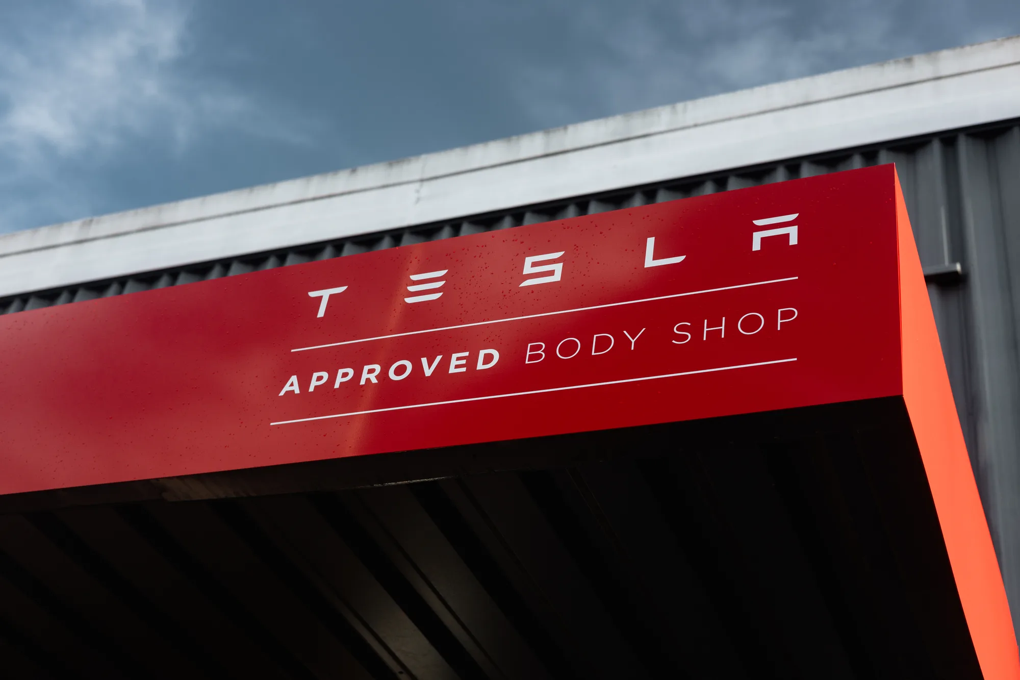 L’atelier Tesla GOP Services à Gonesse