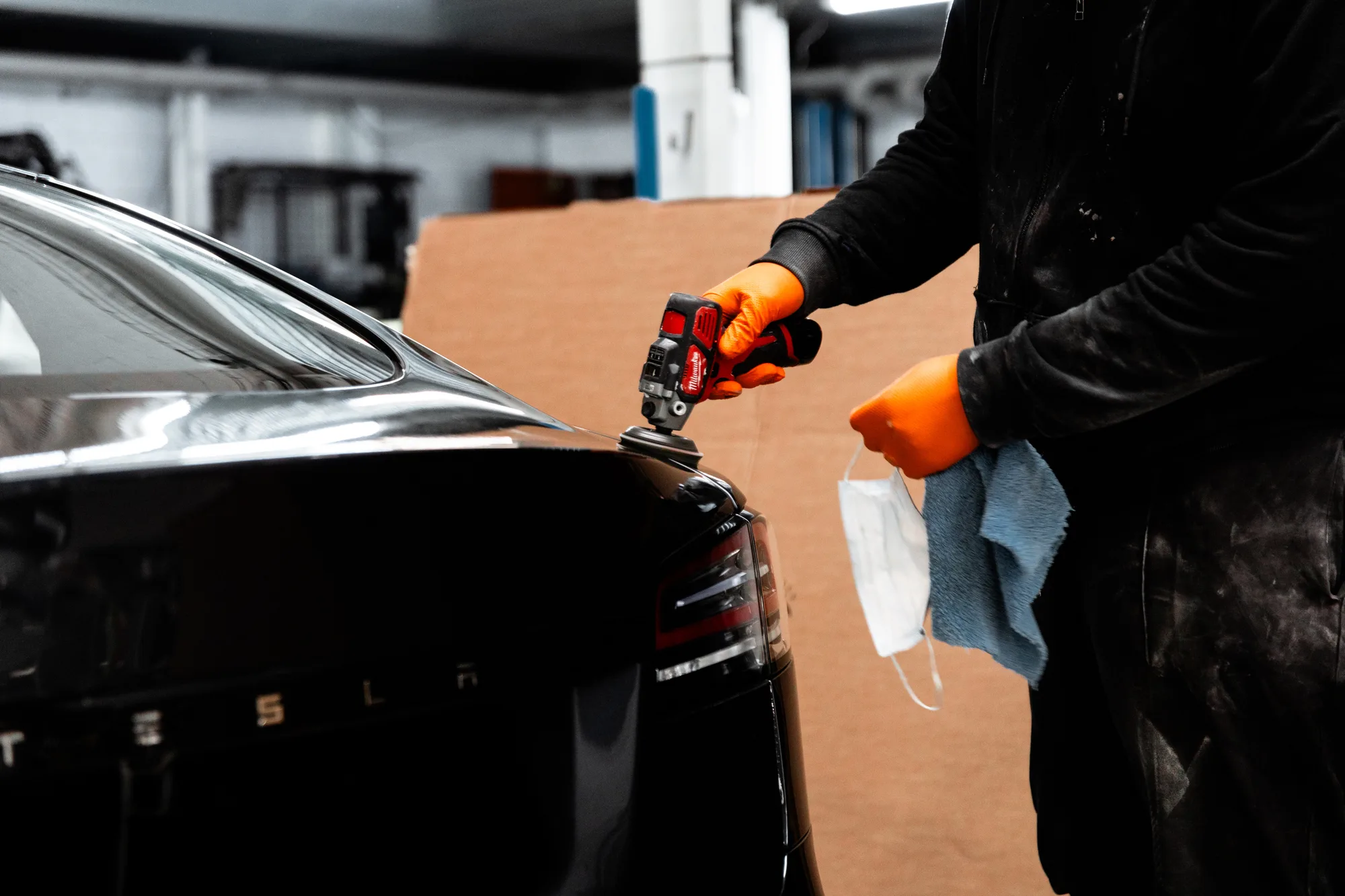 Réparation carrosserie Tesla à l’atelier agréé GOP Services
